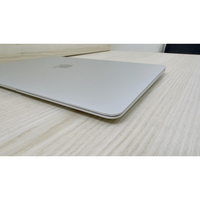 MacBook Air 2020 Silver i5 1.1ghz 8/256